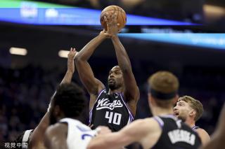 给中场输送 给中场输送